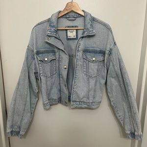 Abercrombie & Fitch Light Wash Denim Jacket w/ Zipper Size M